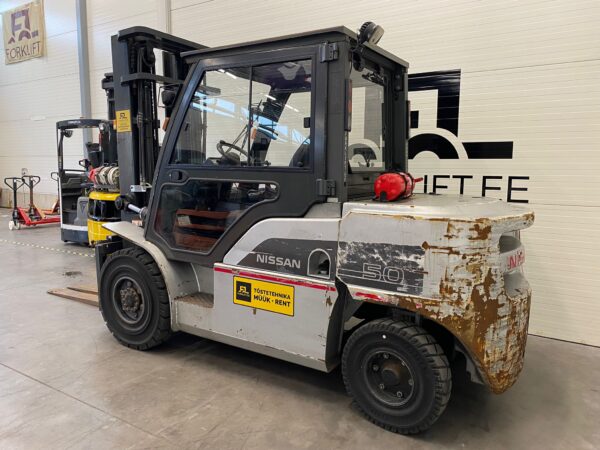 Nissan GX50 WG1F4F50Y
