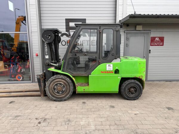 Nissan WG1F4A50