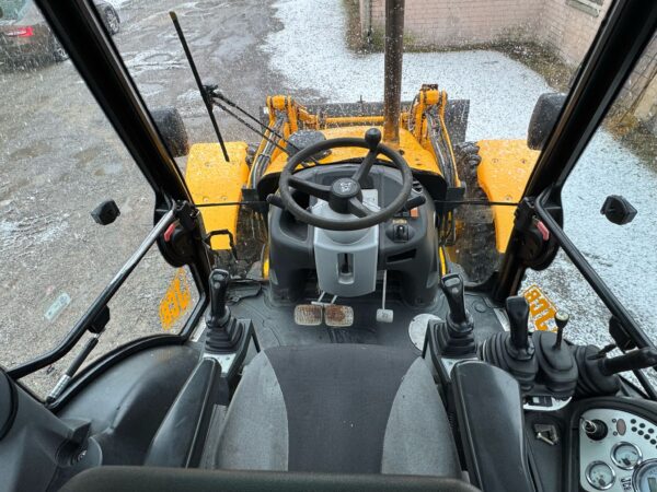 JCB 4CN