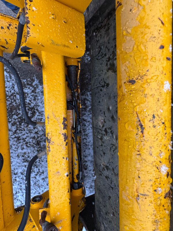 JCB 4CN
