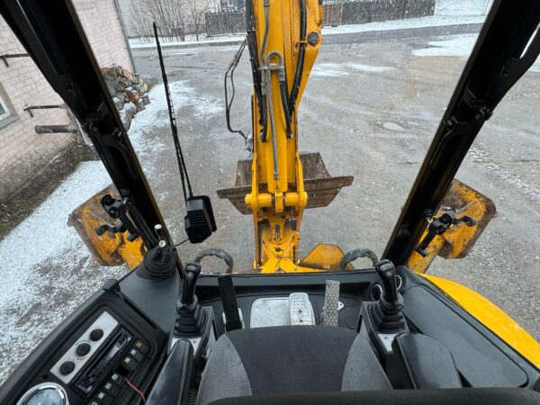JCB 4CN