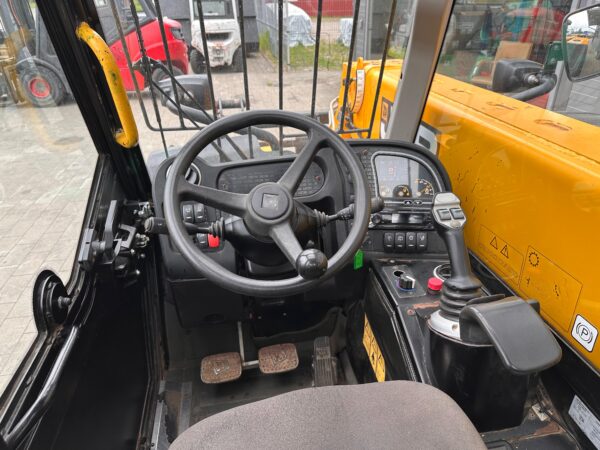 JCB 525-60