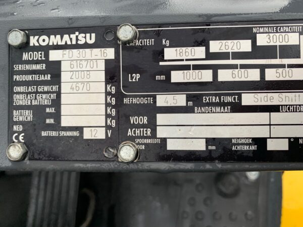 Komatsu FD30T-16