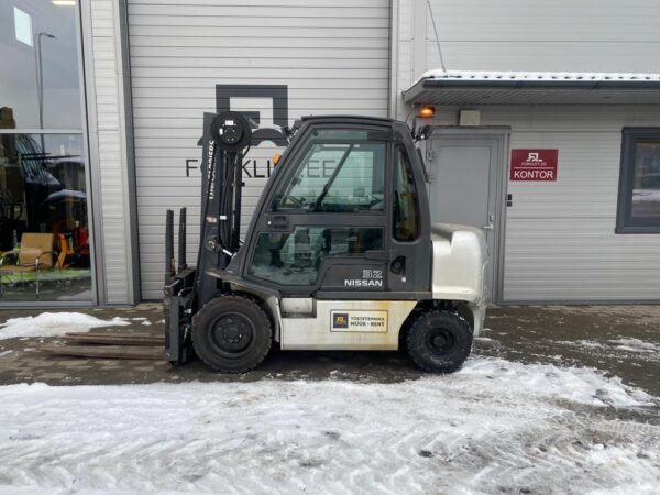 Nissan YG1D2A32Q