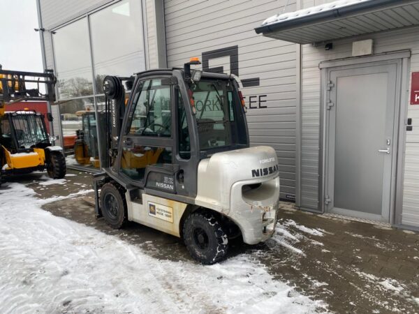 Nissan YG1D2A32Q
