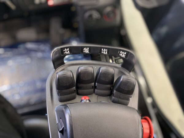 Hyundai 30D-9V