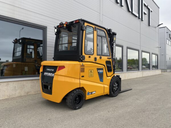Hyundai 35BE-X
