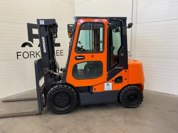 Doosan D30S-5