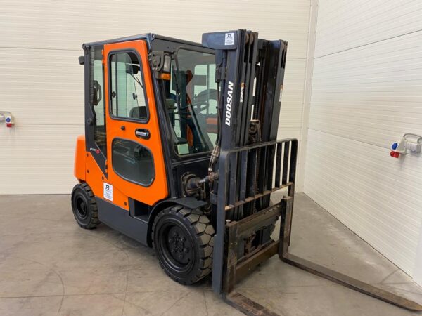 Doosan D30S-5