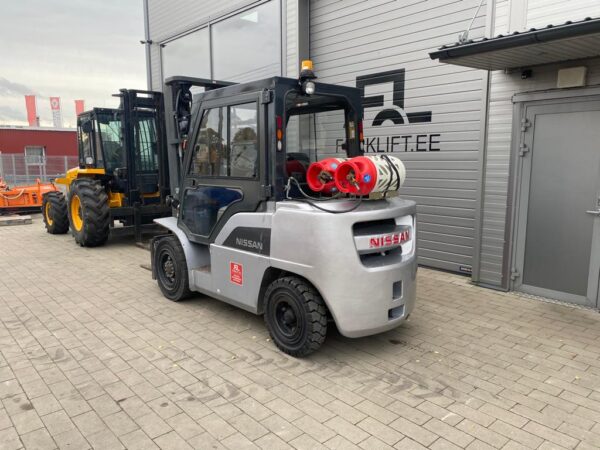 NISSAN J1F4A45LY