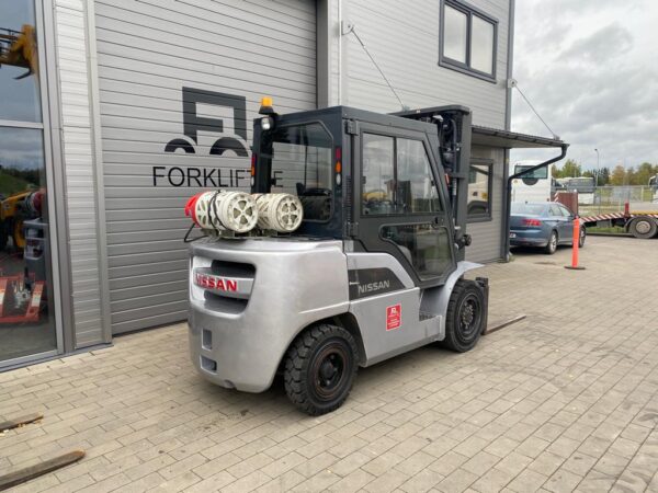 NISSAN J1F4A45LY