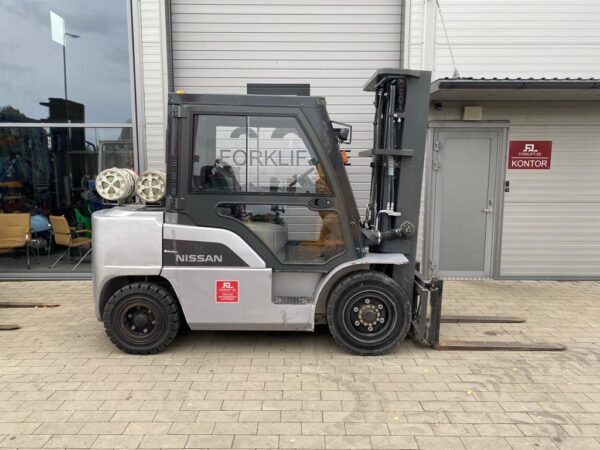 NISSAN J1F4A45LY