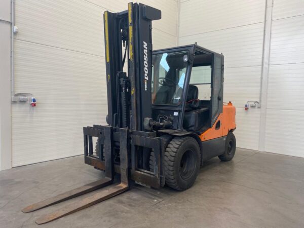 Doosan D55C-5