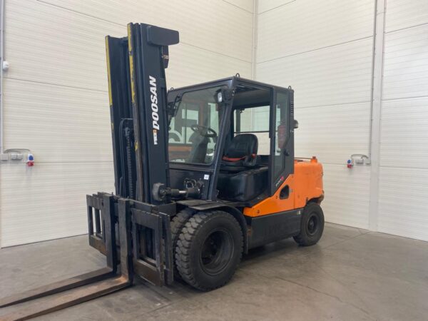 Doosan D55C-5