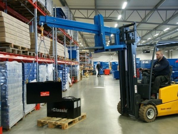 TRUCK CRANE INT1221046010