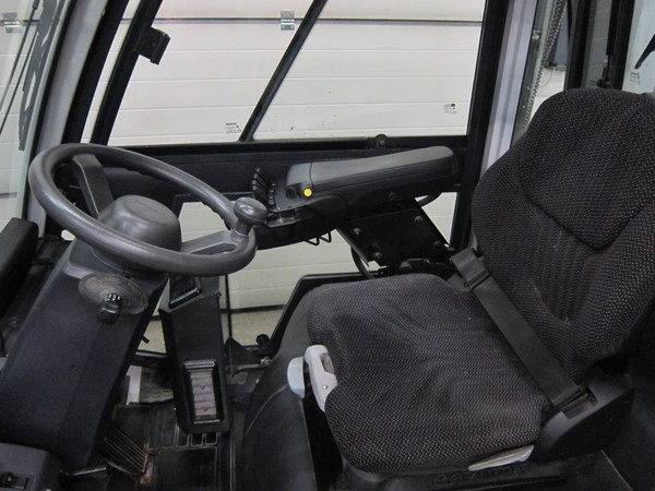 NISSAN Y1D2A20Q