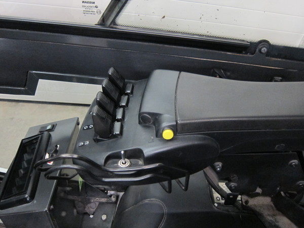 NISSAN Y1D2A20Q