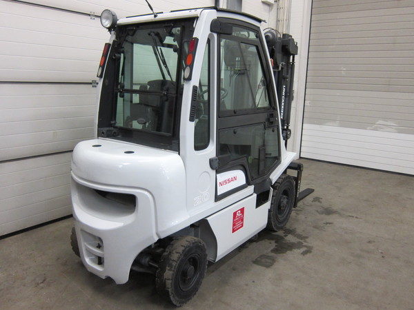 NISSAN Y1D2A20Q